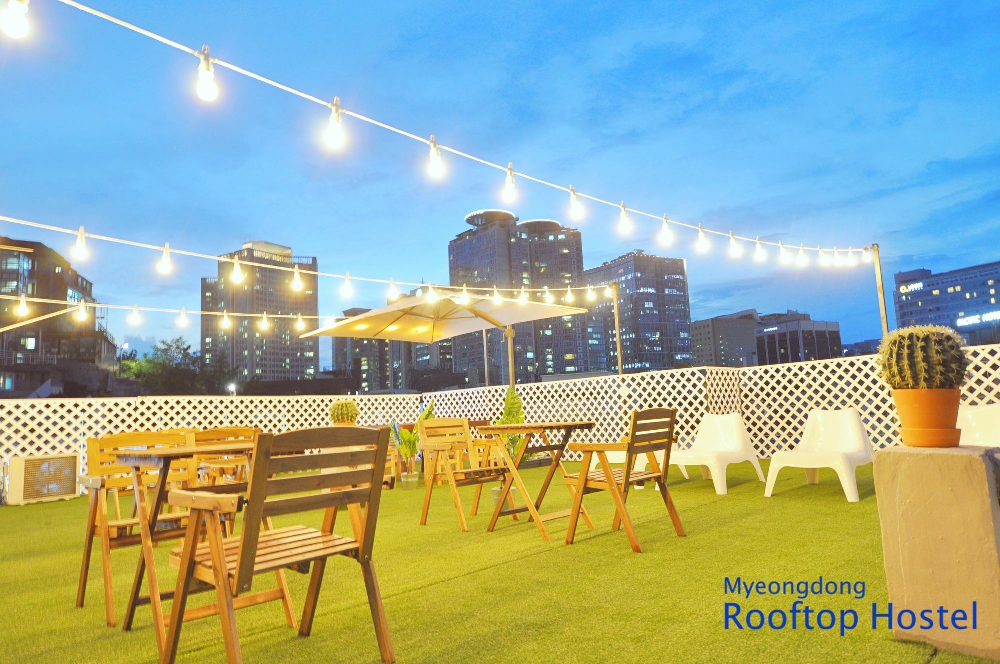 Myeongdong Rooftop Hostel Szöul Kültér fotó