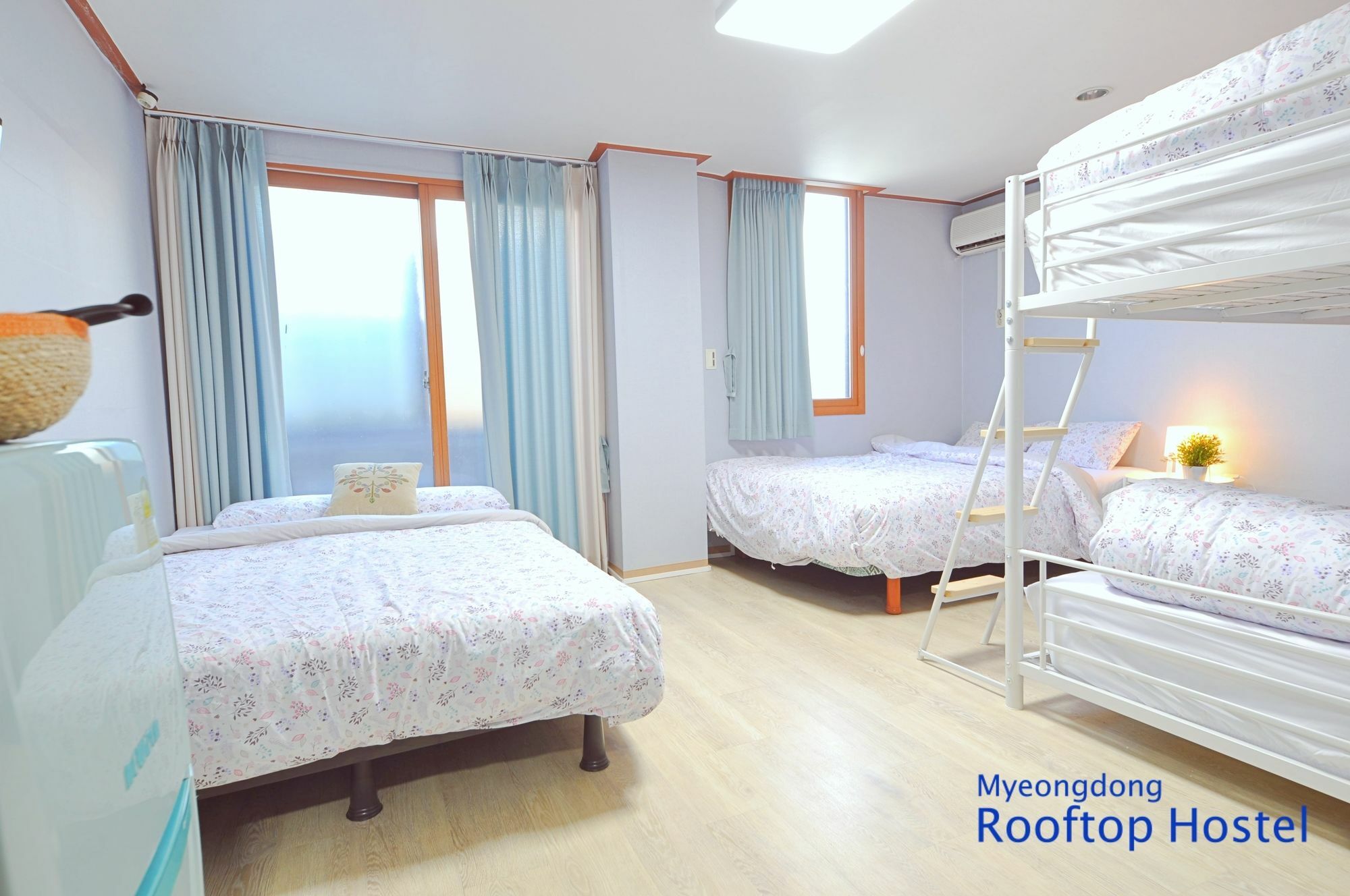Myeongdong Rooftop Hostel Szöul Kültér fotó